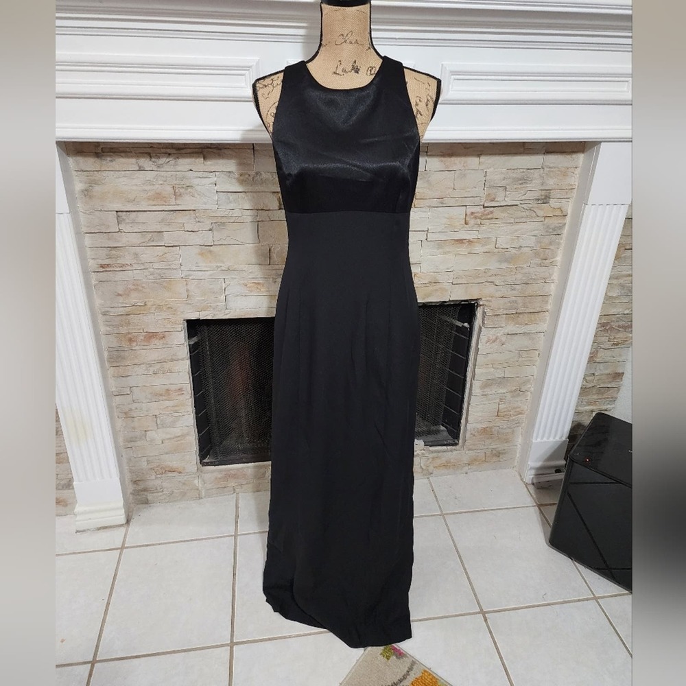 Papell Boutique black sleeveless razorback maxi party dress size 10 new!!